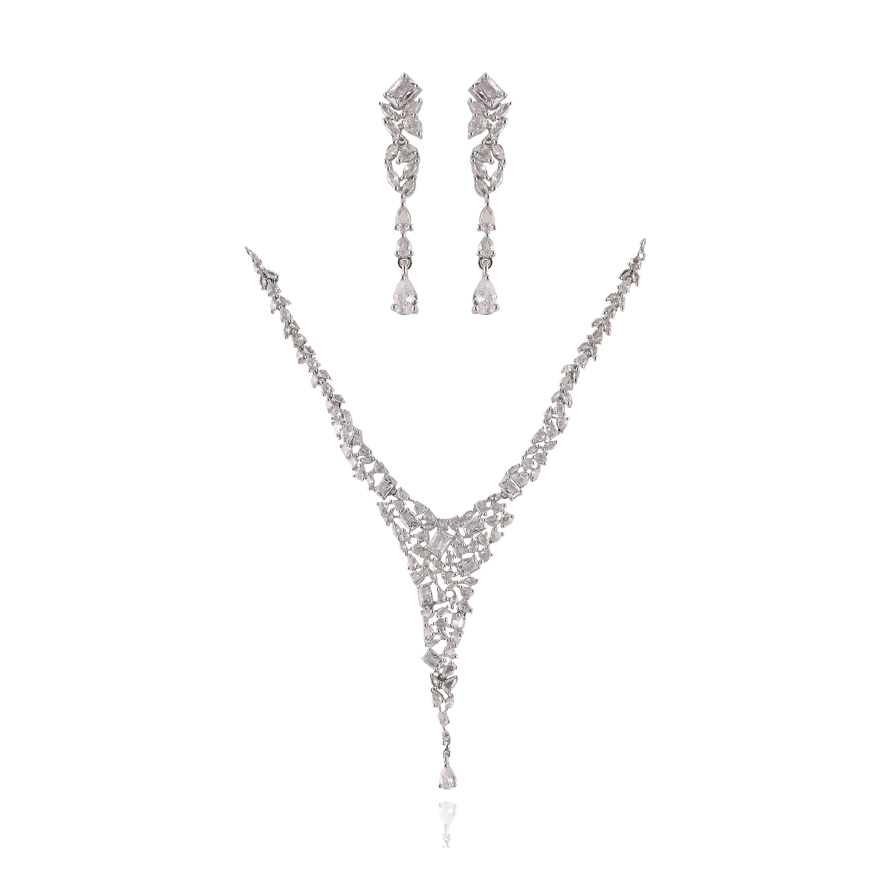 Elegance Silver Zircon Necklace