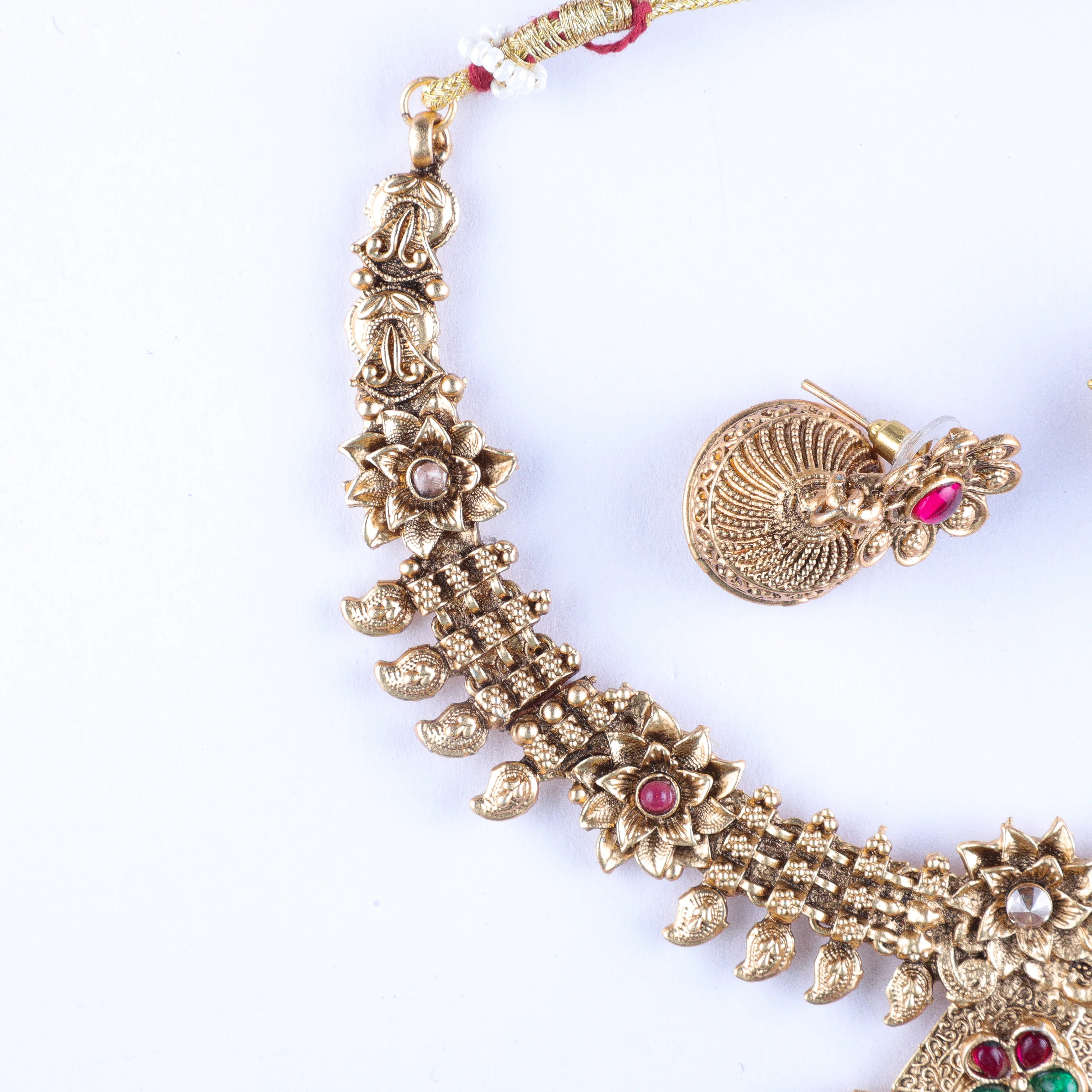 Gilded Elegance Collar Necklace