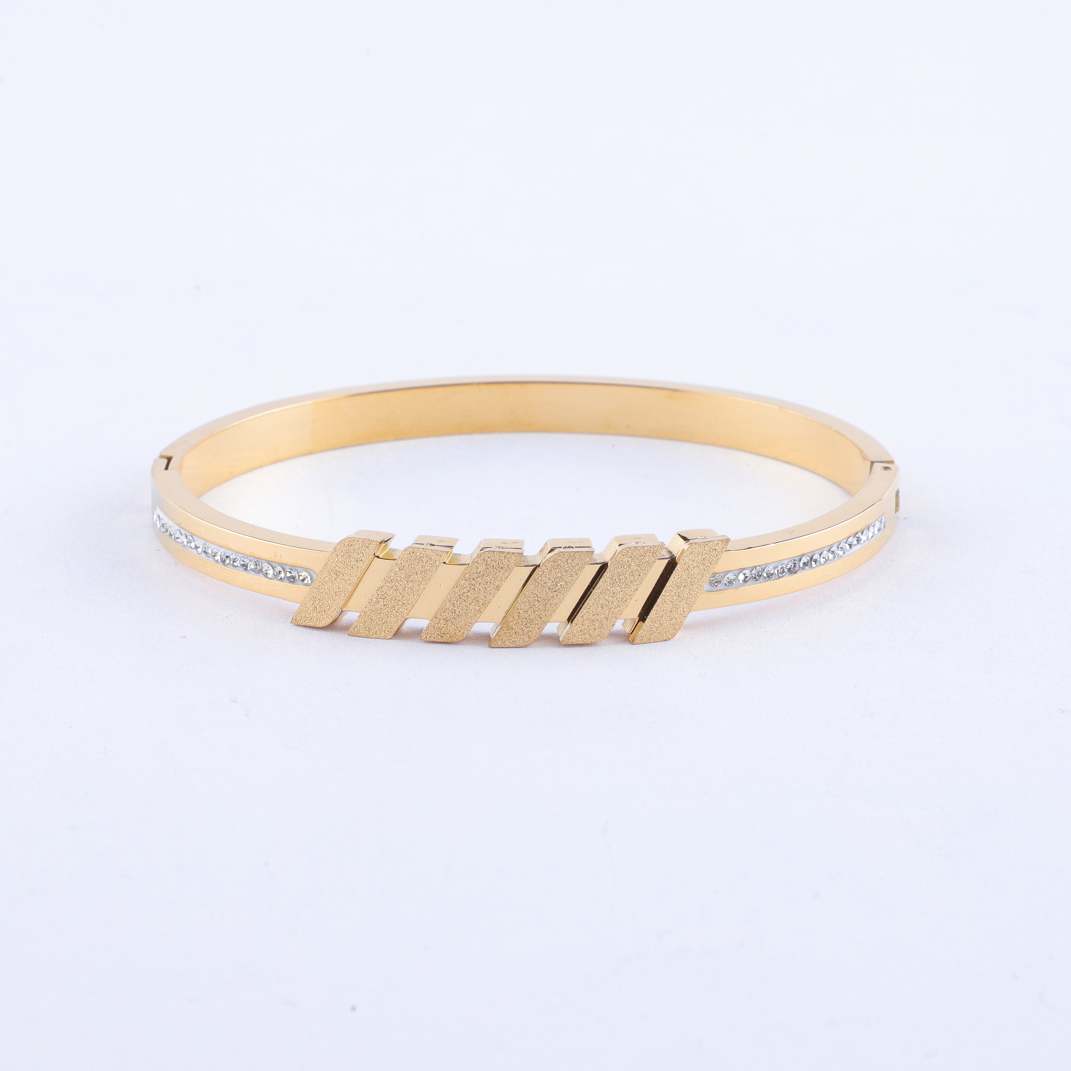 Classic Charm Golden Bracelet