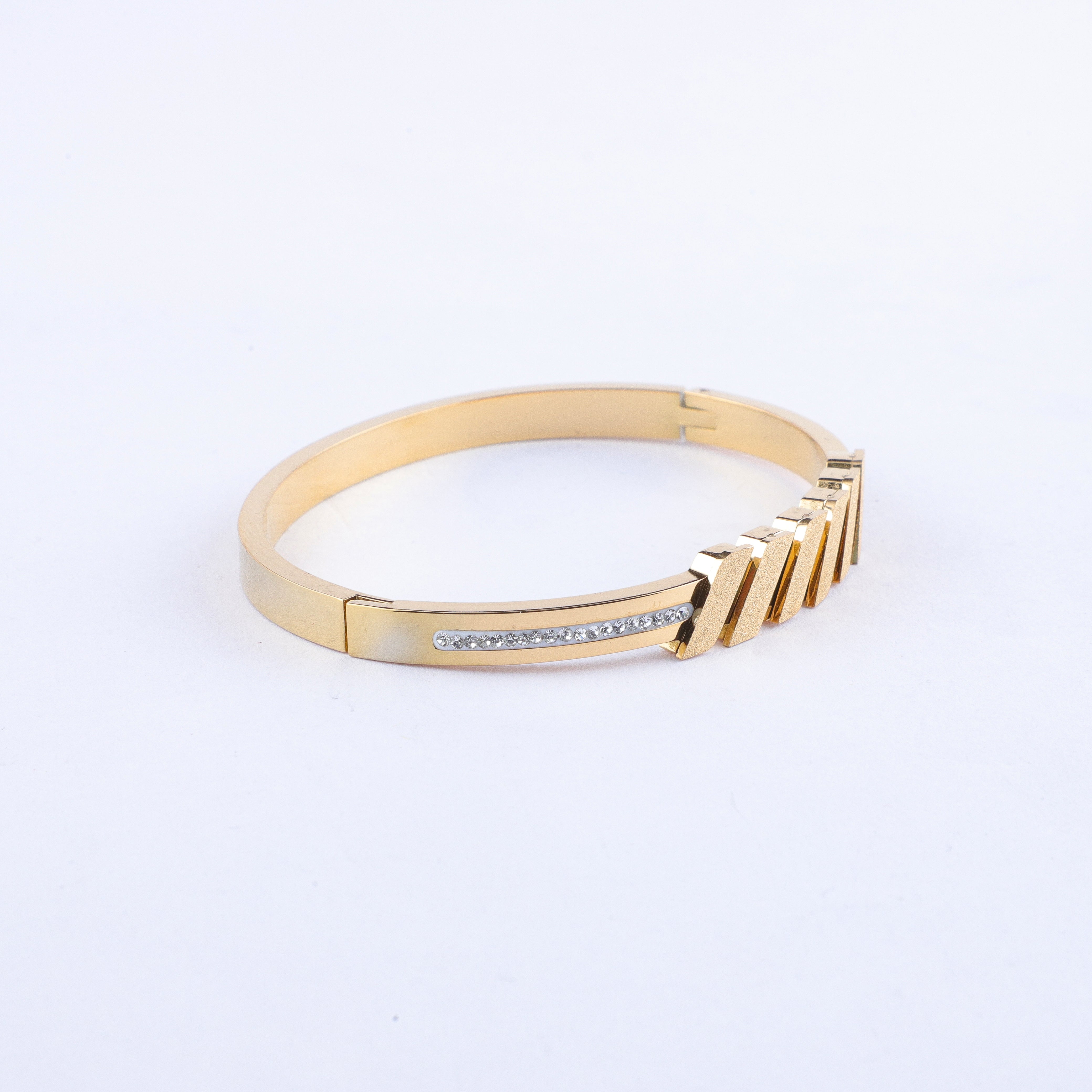 Classic Charm Golden Bracelet