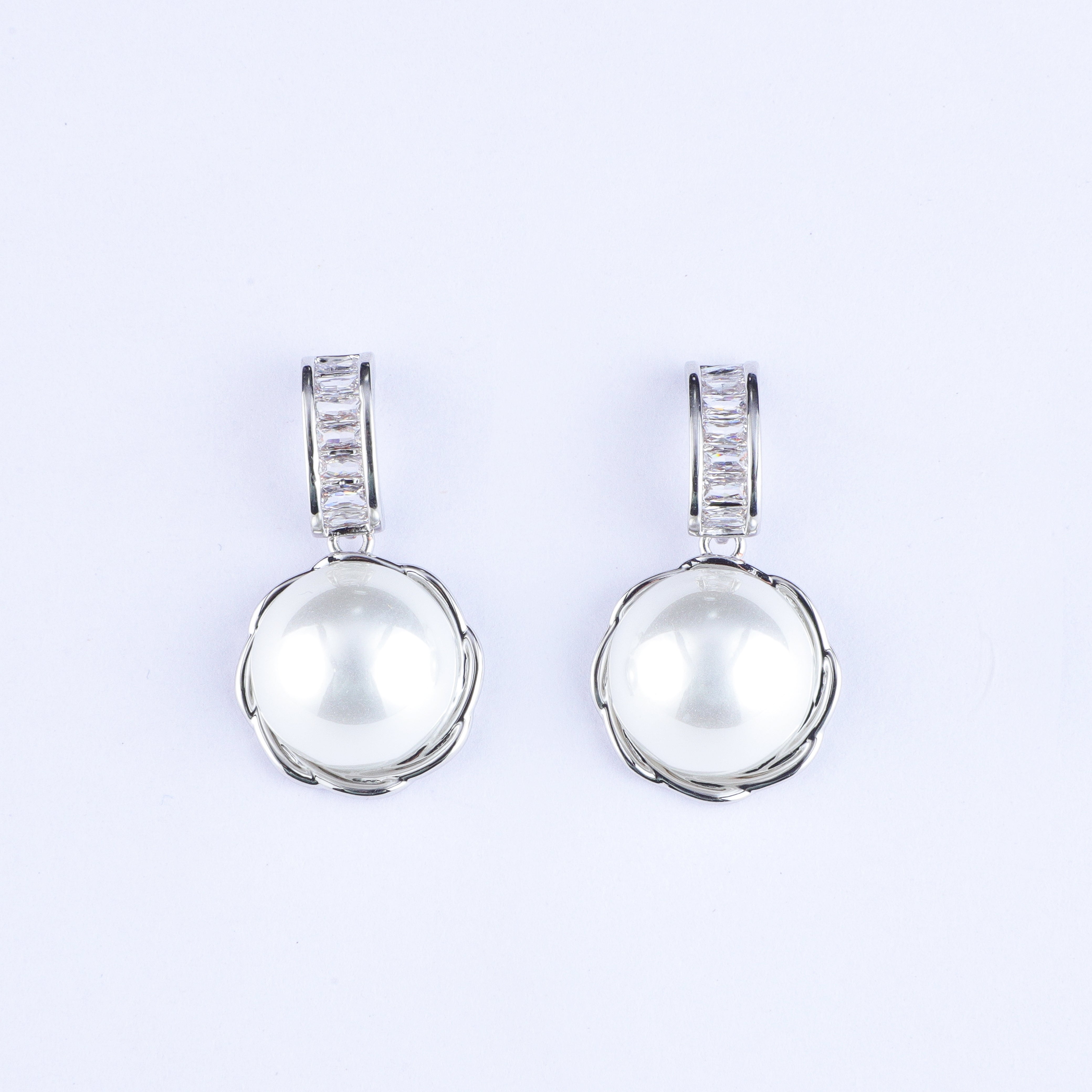 Enchanting Aura Pearl Earrings