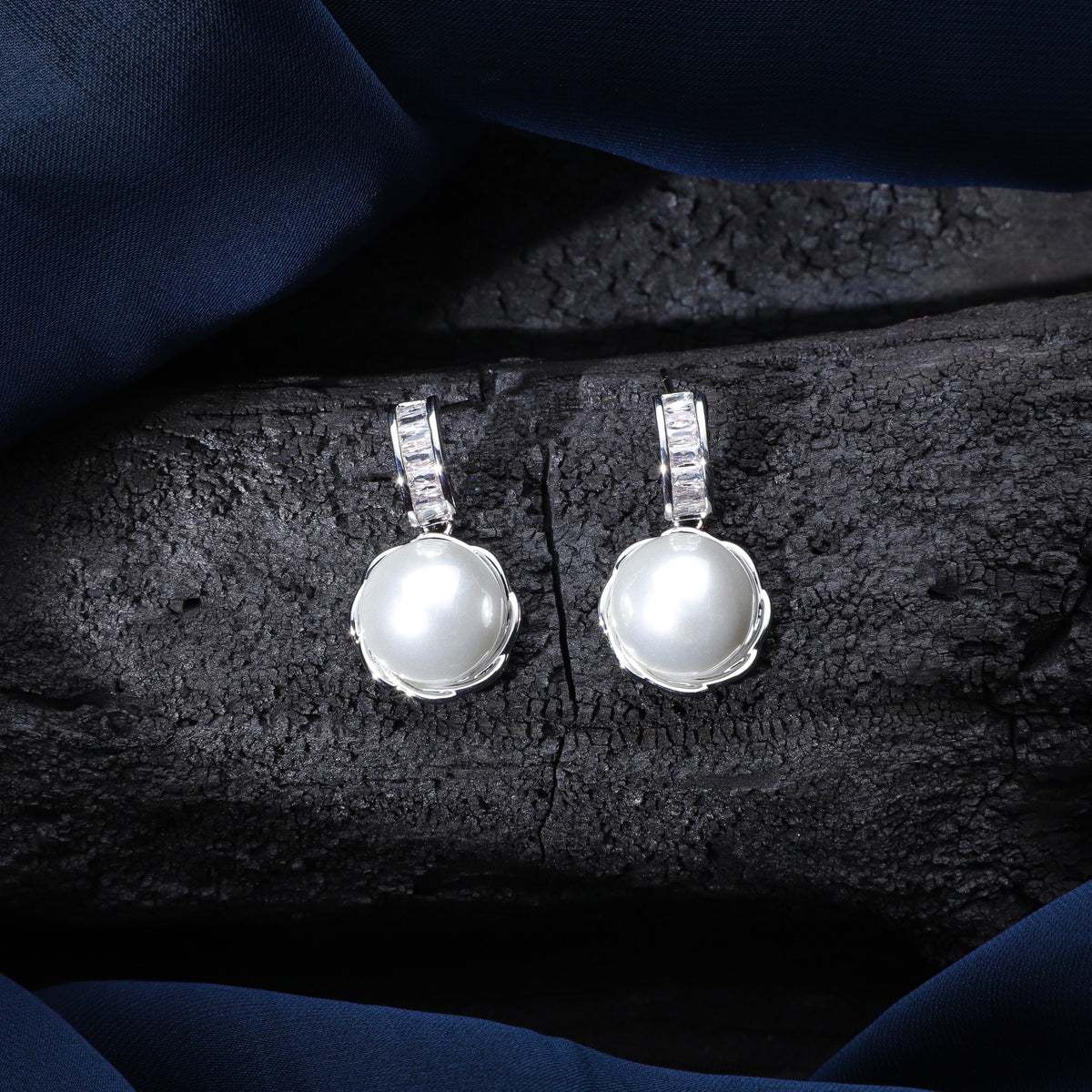 Enchanting Aura Pearl Earrings