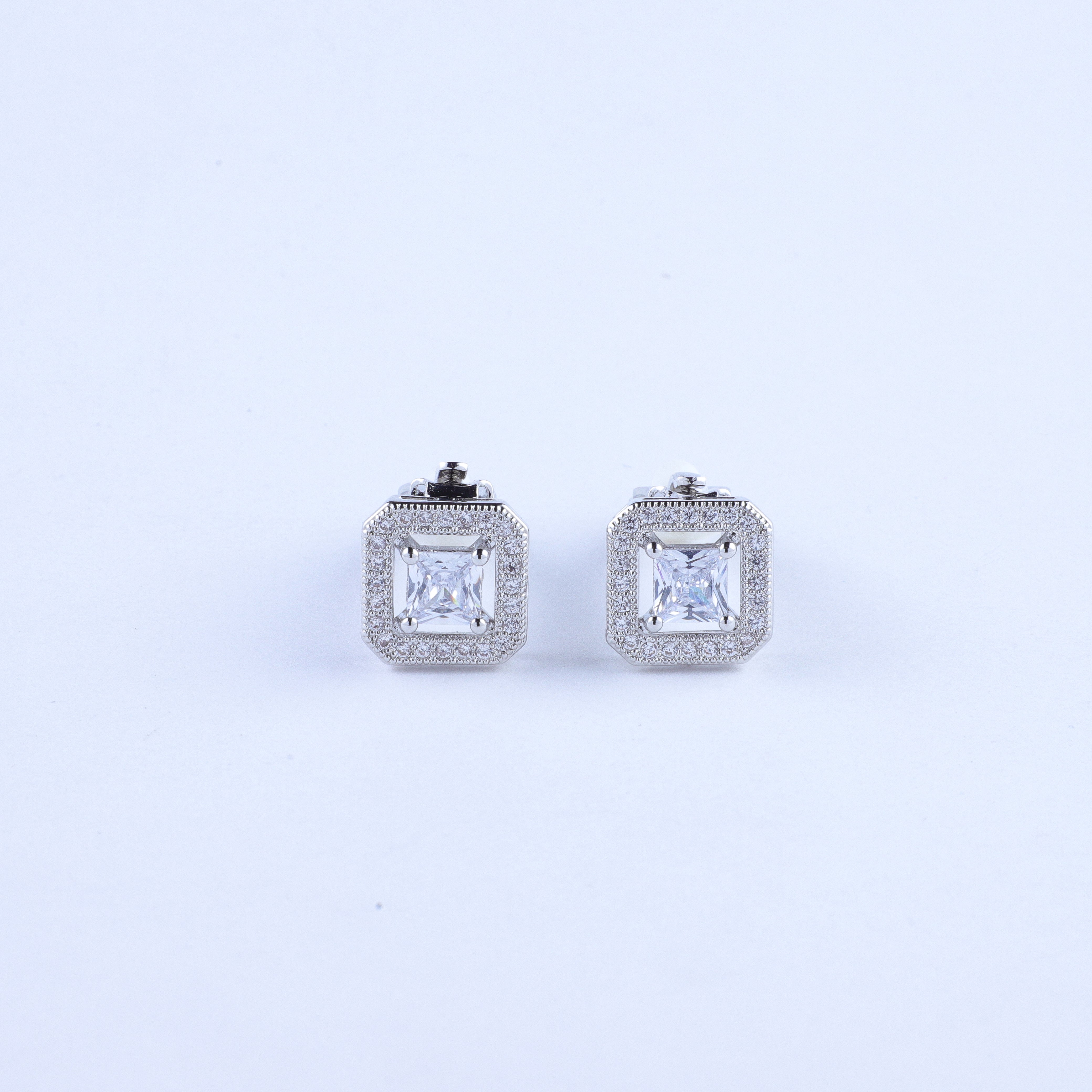 Chic Halo Zirconia Studs