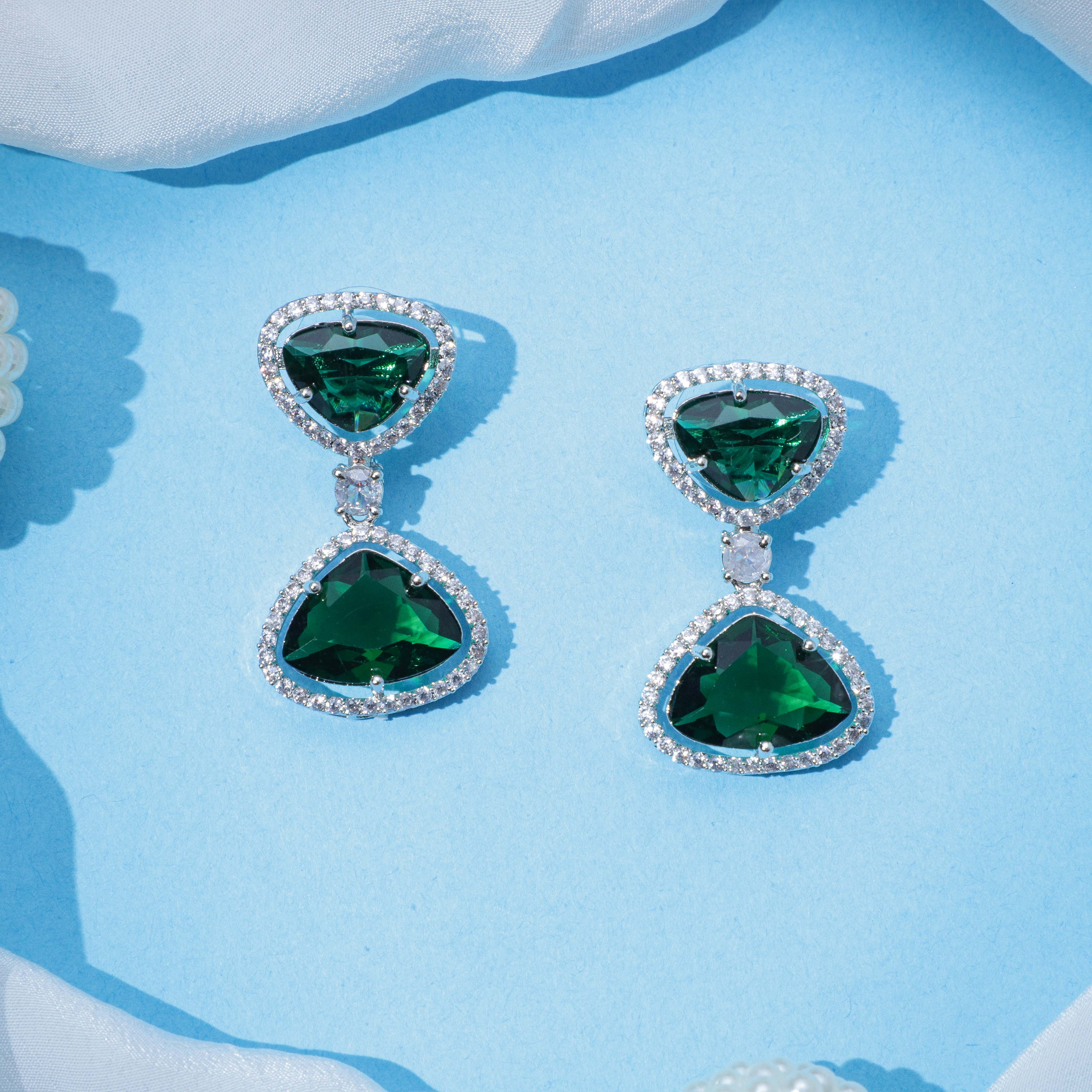 Quaint Emerald Green Drop Earrings